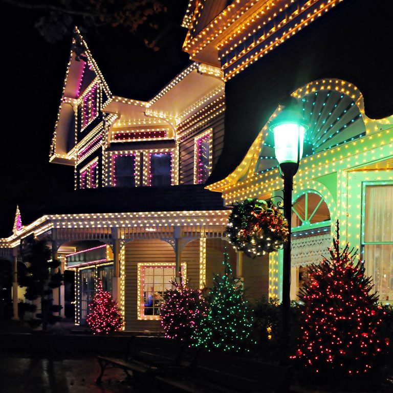 Jamaica Estates Christmas Lights 2022 How To Make Your Christmas Lights Smart - Innr Lighting